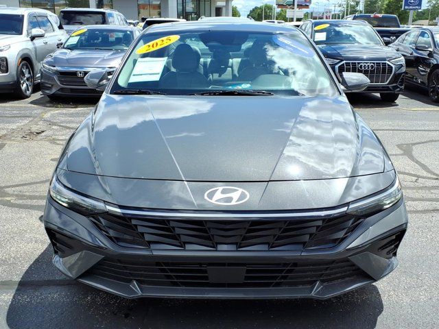 2025 Hyundai Elantra Hybrid Limited