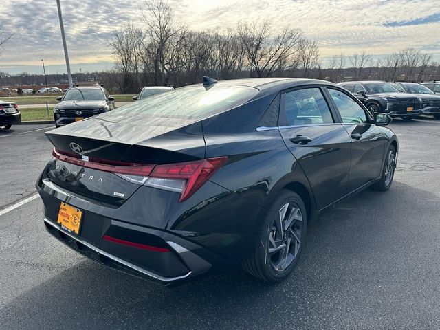 2025 Hyundai Elantra Hybrid Limited