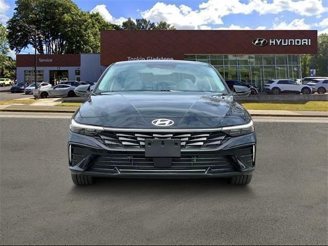 2025 Hyundai Elantra Hybrid Limited