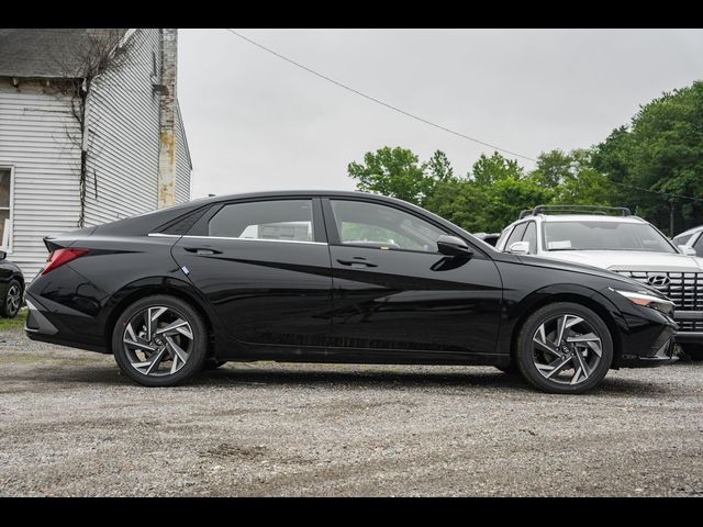 2025 Hyundai Elantra Hybrid Limited