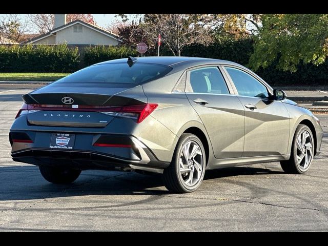 2025 Hyundai Elantra Hybrid Limited