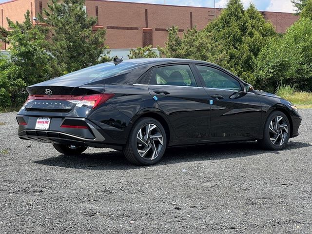2025 Hyundai Elantra Hybrid Limited