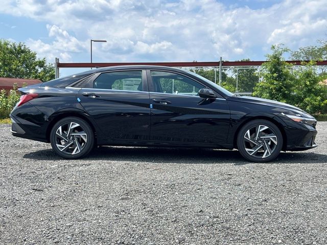 2025 Hyundai Elantra Hybrid Limited