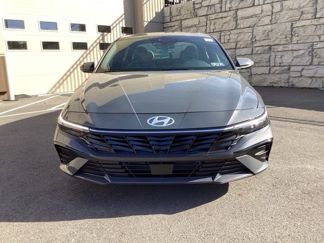 2025 Hyundai Elantra Hybrid Limited