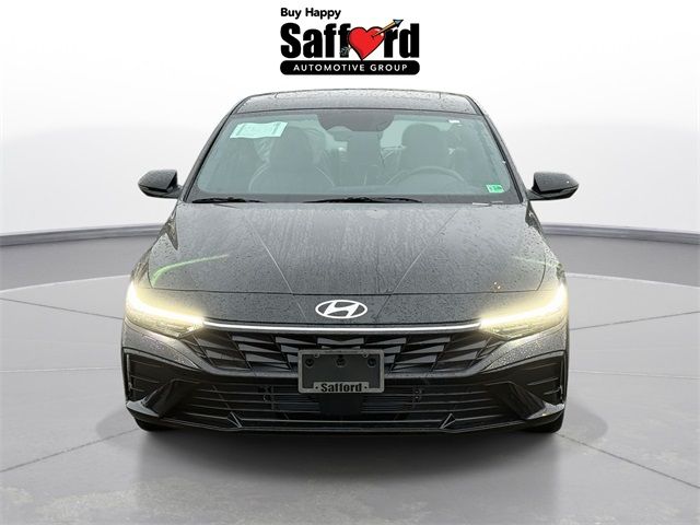 2025 Hyundai Elantra Hybrid Limited