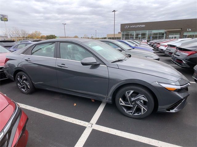 2025 Hyundai Elantra Hybrid Limited