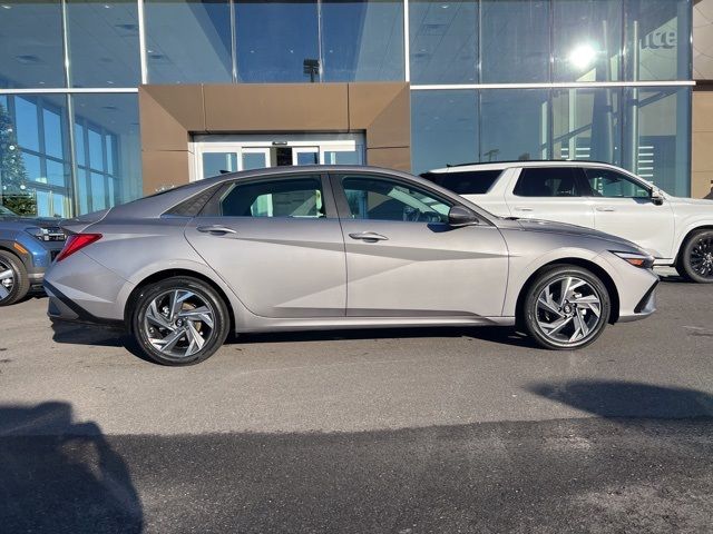 2025 Hyundai Elantra Hybrid Limited