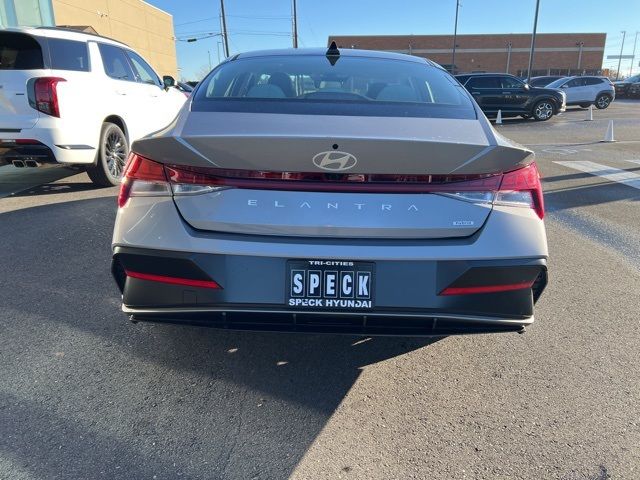 2025 Hyundai Elantra Hybrid Limited