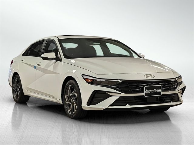 2025 Hyundai Elantra Hybrid Limited