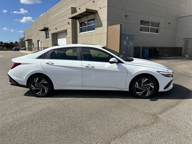 2025 Hyundai Elantra Hybrid Limited