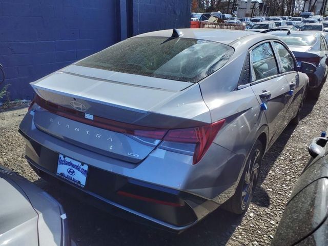 2025 Hyundai Elantra Hybrid Limited