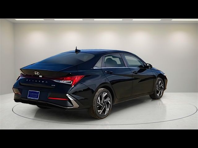 2025 Hyundai Elantra Hybrid Limited