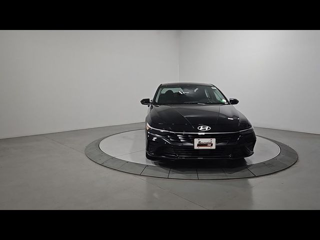 2025 Hyundai Elantra Hybrid Limited