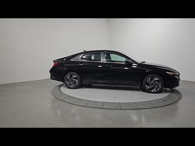 2025 Hyundai Elantra Hybrid Limited