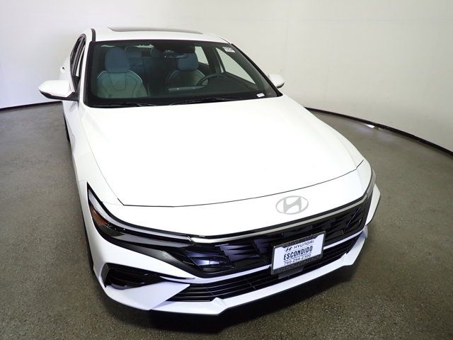 2025 Hyundai Elantra Hybrid Limited