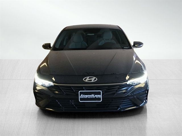 2025 Hyundai Elantra Hybrid Limited