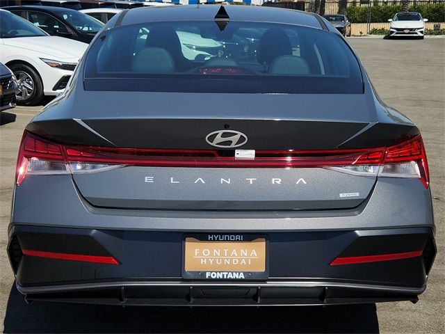 2025 Hyundai Elantra Hybrid Limited