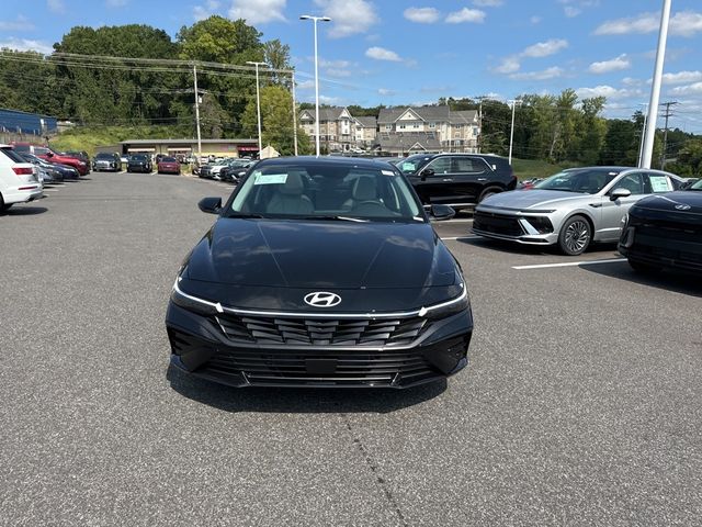 2025 Hyundai Elantra Hybrid Limited