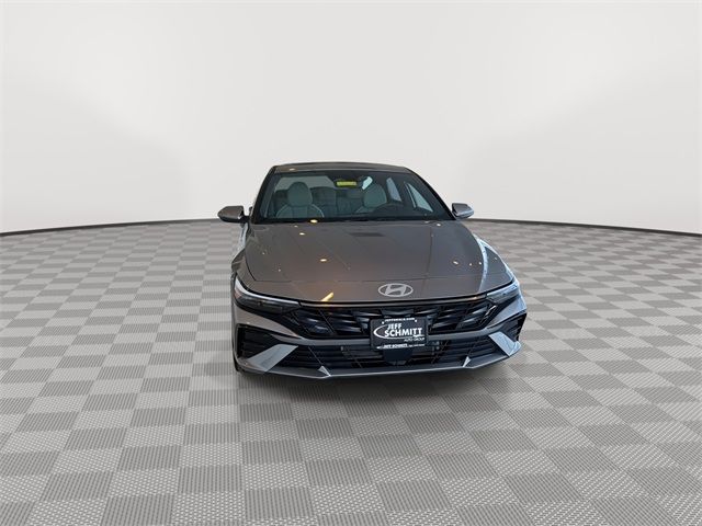 2025 Hyundai Elantra Hybrid Limited