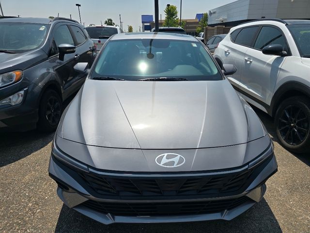 2025 Hyundai Elantra Hybrid Limited