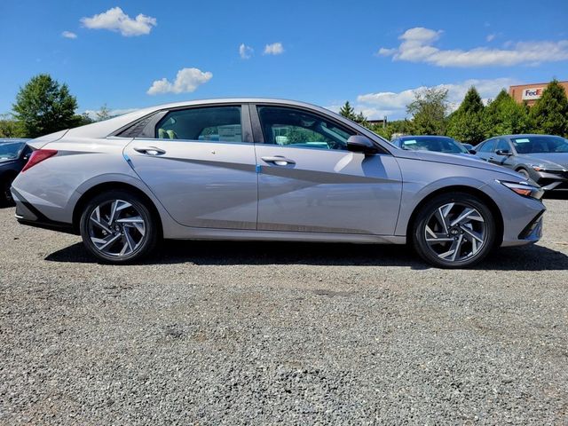 2025 Hyundai Elantra Hybrid Limited