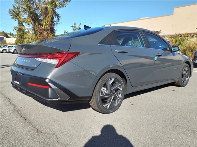 2025 Hyundai Elantra Hybrid Limited