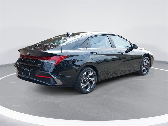 2025 Hyundai Elantra Hybrid Limited