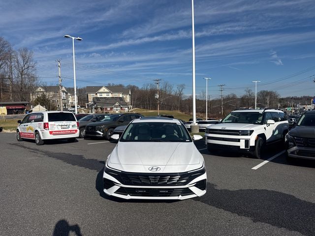 2025 Hyundai Elantra Hybrid Limited