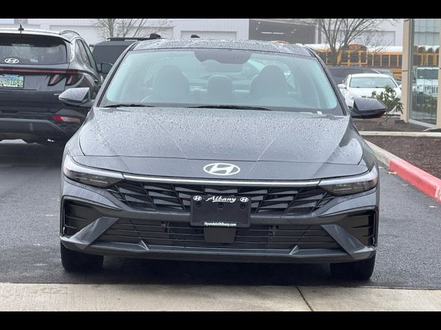 2025 Hyundai Elantra Hybrid Limited