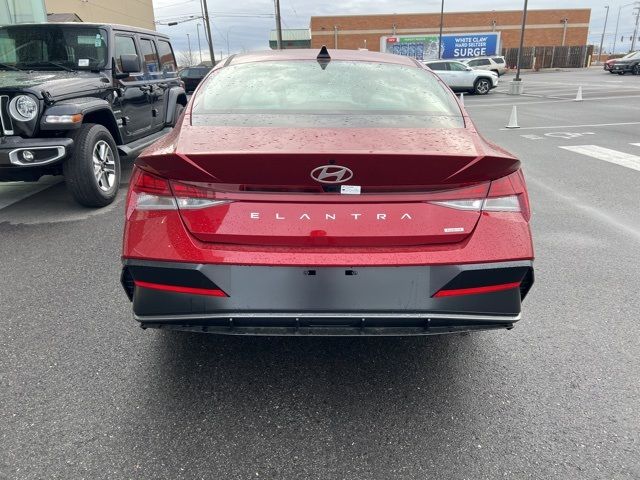 2025 Hyundai Elantra Hybrid Limited
