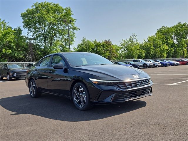 2025 Hyundai Elantra Hybrid Limited