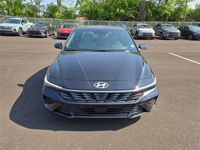 2025 Hyundai Elantra Hybrid Limited