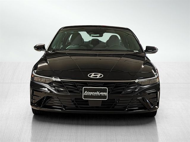 2025 Hyundai Elantra Hybrid Limited