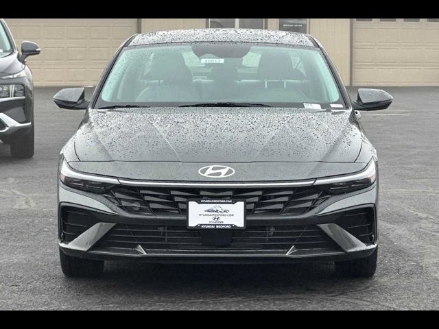 2025 Hyundai Elantra Hybrid Limited