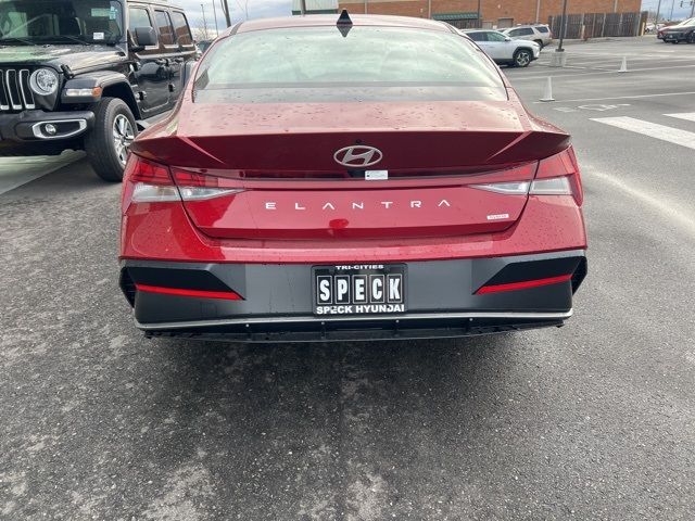 2025 Hyundai Elantra Hybrid Limited