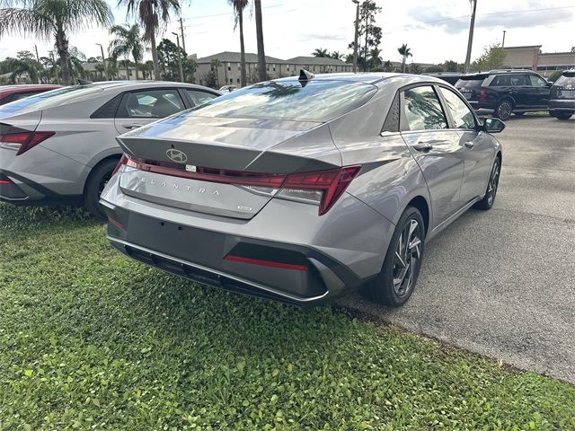 2025 Hyundai Elantra Hybrid Limited