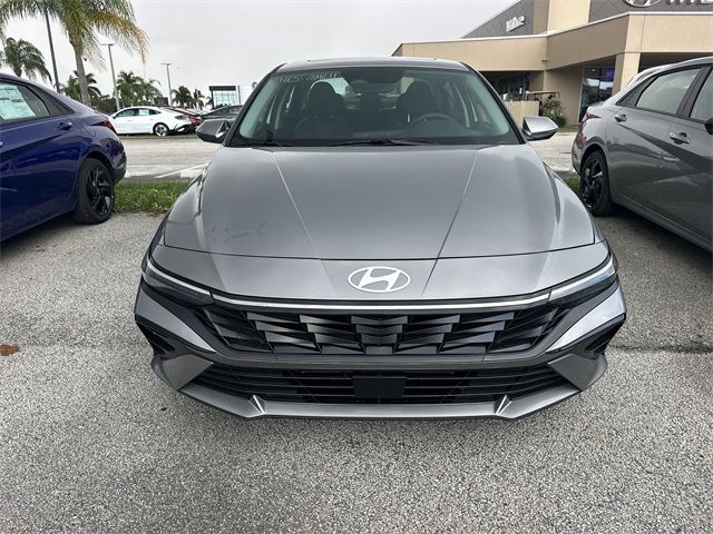 2025 Hyundai Elantra Hybrid Limited