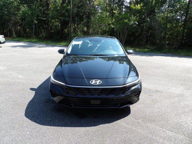 2025 Hyundai Elantra Hybrid Limited