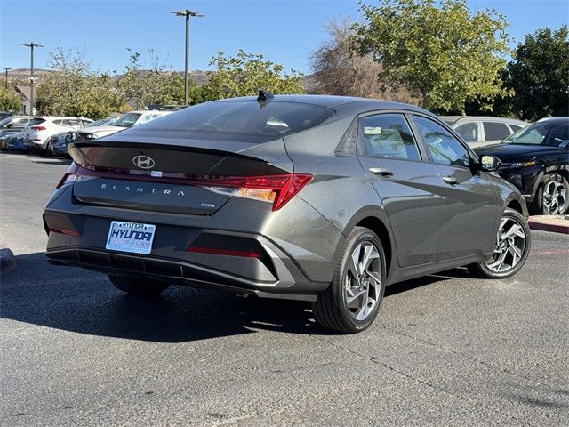 2025 Hyundai Elantra Hybrid SEL Sport