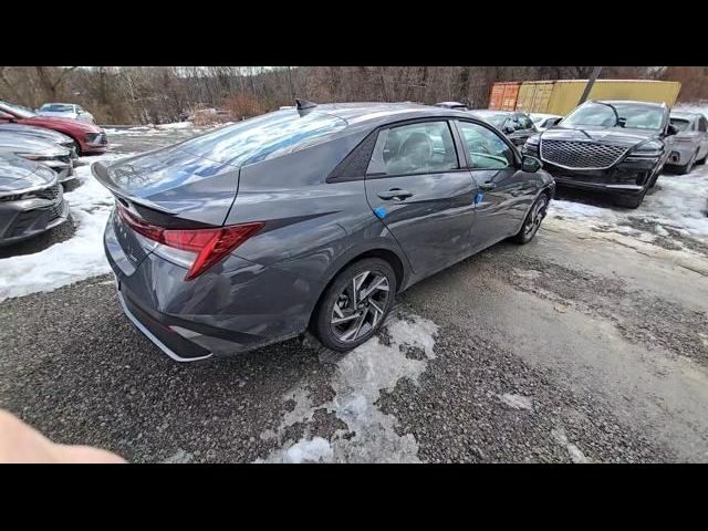 2025 Hyundai Elantra Hybrid SEL Sport