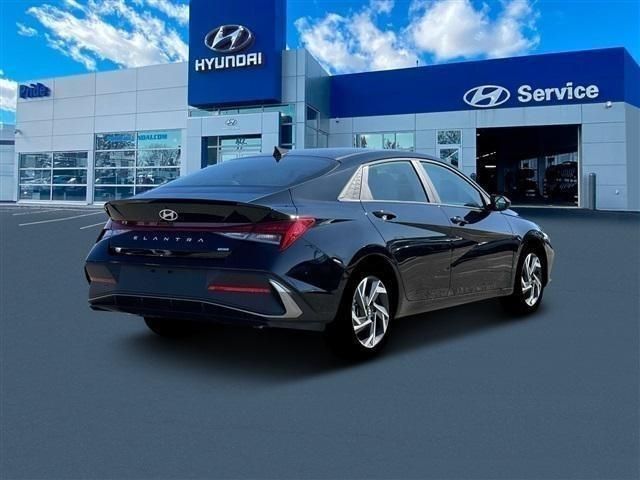 2025 Hyundai Elantra Hybrid SEL Sport