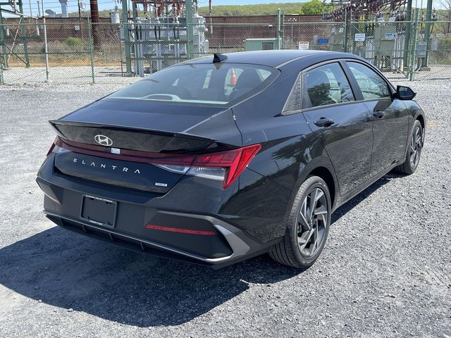 2025 Hyundai Elantra Hybrid SEL Sport