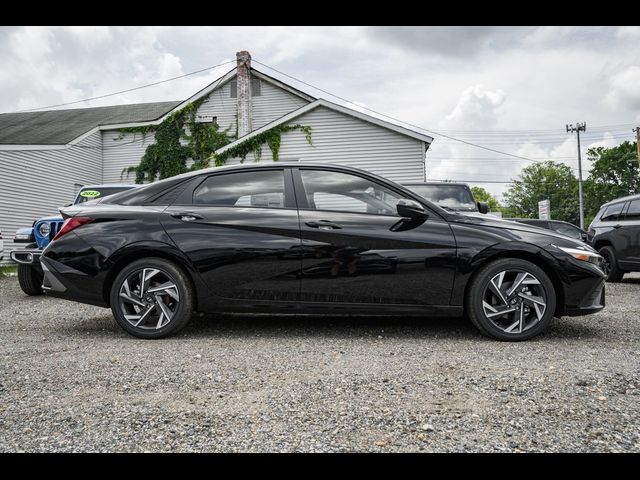 2025 Hyundai Elantra Hybrid SEL Sport