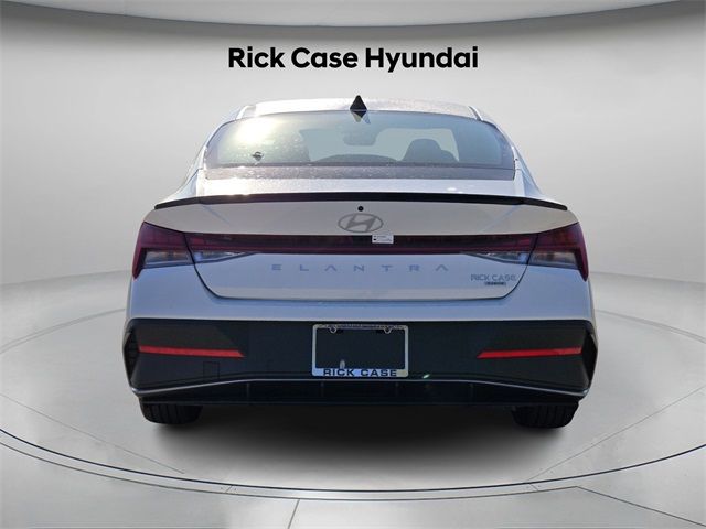 2025 Hyundai Elantra Hybrid SEL Sport