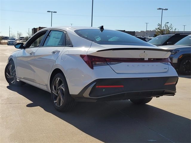 2025 Hyundai Elantra Hybrid SEL Sport