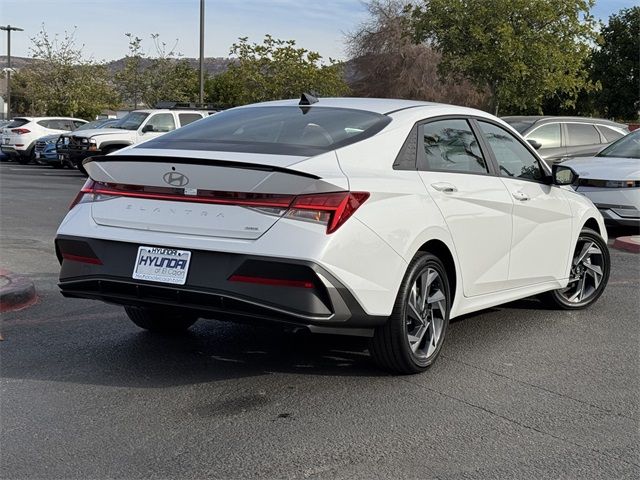 2025 Hyundai Elantra Hybrid SEL Sport