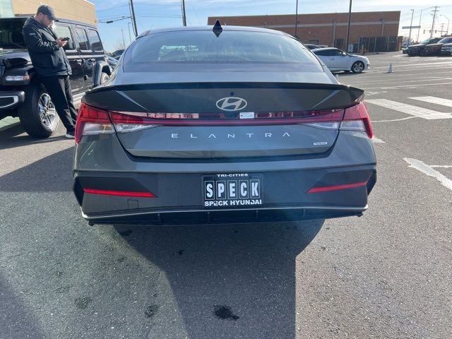 2025 Hyundai Elantra Hybrid SEL Sport