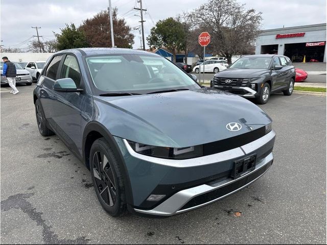 2025 Hyundai IONIQ 5 SE Standard Range