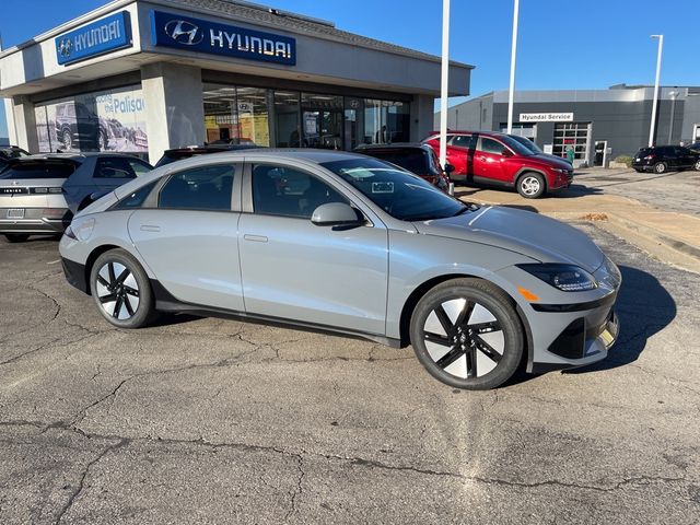 2025 Hyundai IONIQ 6 SE Standard Range