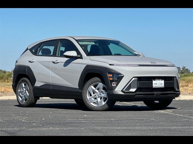 2025 Hyundai Kona SE